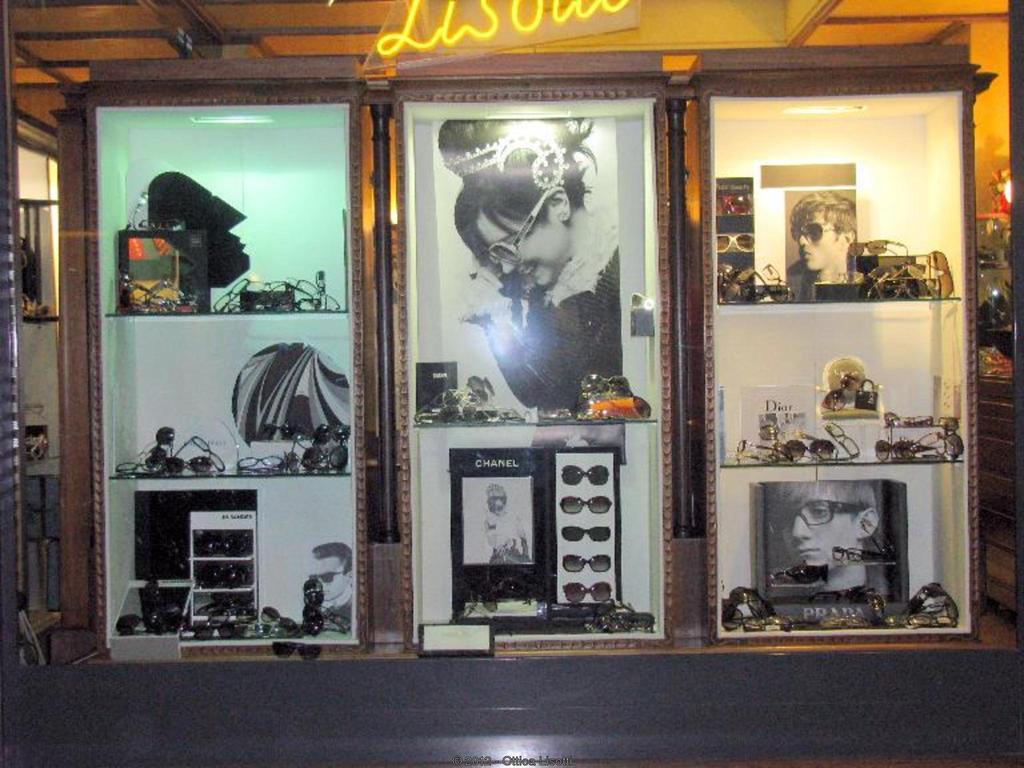 Vetrina 2010 - Bianco e nero